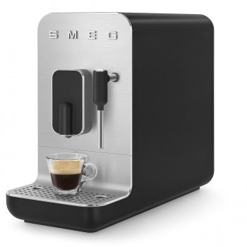 Автоматическая кофемашина Smeg BCC02BLMEU