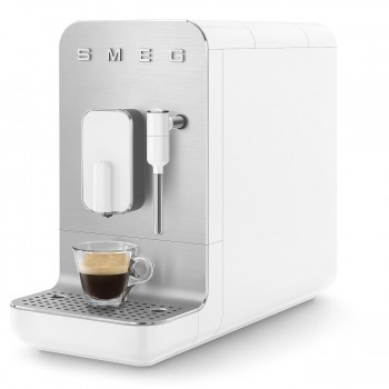 Автоматическая кофемашина Smeg BCC02WHMEU