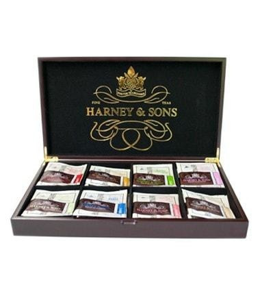 Сундук из красного дерева с золотой нитью Harney and Sons